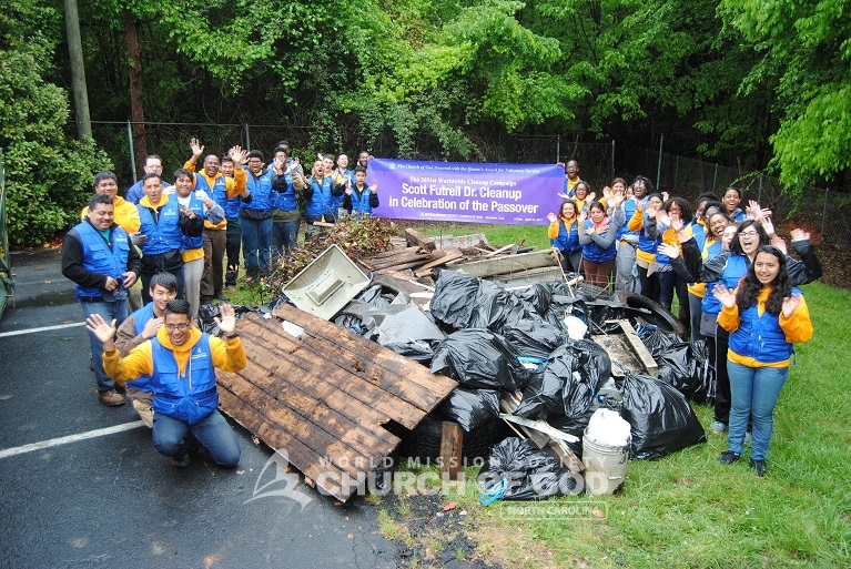World Mission Society Church of God, WMSCOG, Charlotte, NC, North Carolina, cleanup, scott futrell dr, Charlotte Douglas International Airport, volunteer, community, city, field, garbage, trash