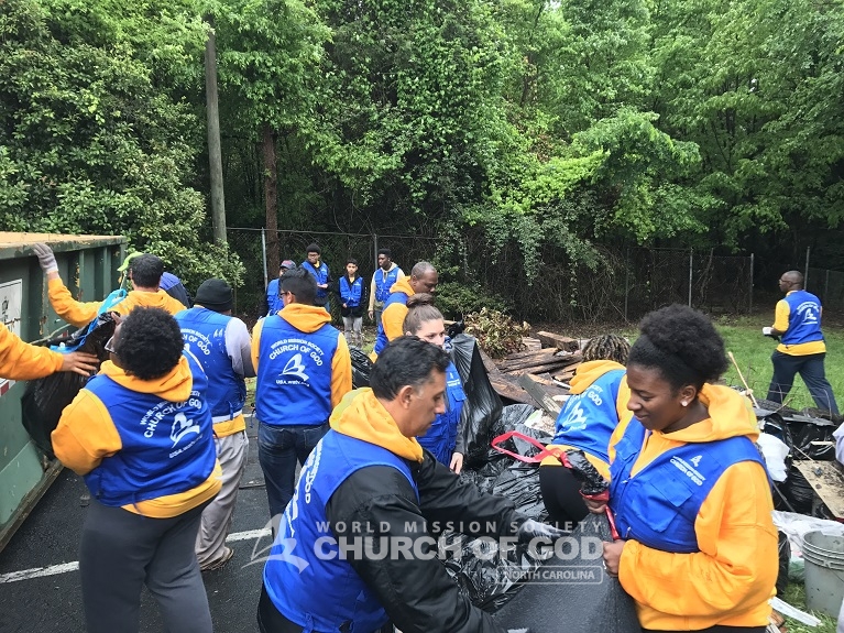 World Mission Society Church of God, WMSCOG, Charlotte, NC, North Carolina, cleanup, scott futrell dr, Charlotte Douglas International Airport, volunteer, community, city, field, garbage, trash