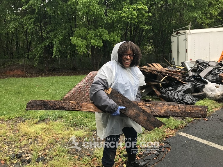World Mission Society Church of God, WMSCOG, Charlotte, NC, North Carolina, cleanup, scott futrell dr, Charlotte Douglas International Airport, volunteer, community, city, field, garbage, trash