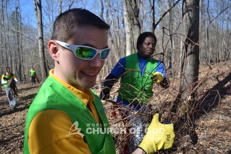 World Mission Society Church of God, wmscog, NC, North Carolina, cleanup, environment, trash, garbage, pollution, litter, volunteerism, volunteer, sparger road, eno river, keep durham beautiful