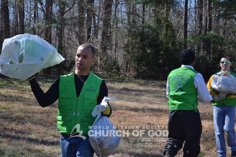 World Mission Society Church of God, wmscog, NC, North Carolina, cleanup, environment, trash, garbage, pollution, litter, volunteerism, volunteer, sparger road, eno river, keep durham beautiful