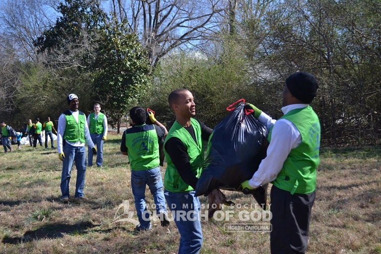 World Mission Society Church of God, wmscog, NC, North Carolina, cleanup, environment, trash, garbage, pollution, litter, volunteerism, volunteer, sparger road, eno river, keep durham beautiful