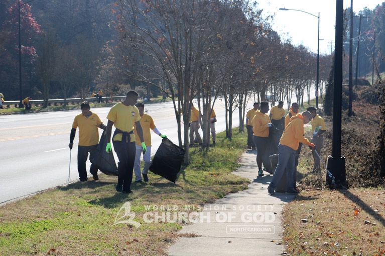World Mission Society Church of God, wmscog, Mother's Street, cleanup, movement, mother, campaign, trash, garbage, leaves, volunteers, volunteerism, unity, global, world, north carolina, charlotte, durham, raleigh, christian