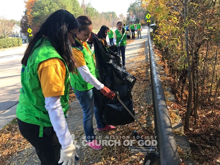 World Mission Society Church of God, wmscog, Mother's Street, cleanup, movement, mother, campaign, trash, garbage, leaves, volunteers, volunteerism, unity, global, world, north carolina, charlotte, durham, raleigh, christian